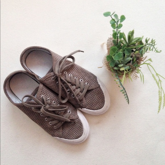 Rag & Bone Standard Issue Suede Perforated Sneaker - Picture 6 of 8